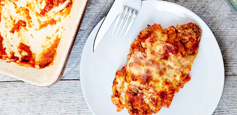 Escalopes de Poulet Tomates et Pesto au Parmesan