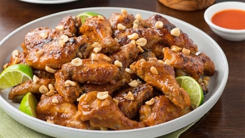Ailes de Poulet aux Arachides Épicées