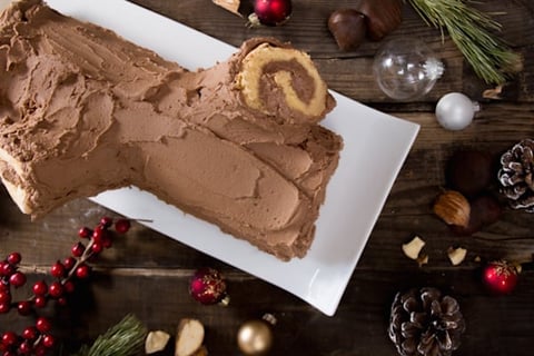 Bûche de Noël avec Glaçage au Chocolat et Crème de Marrons