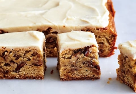 Blondies aux Noix Caramélisées
