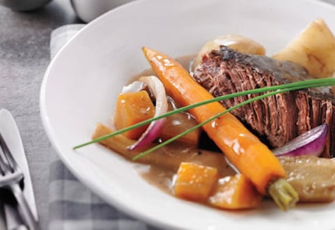 Boeuf Braisé aux Légumes D'hiver à la Mijoteuse