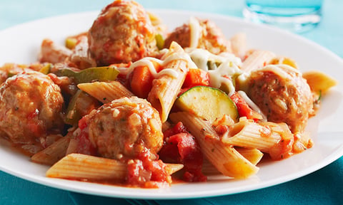 Boulettes de Poulet en Sauce et Pâtes