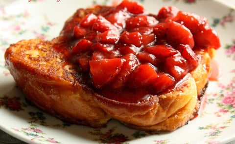 Brioche Perdue aux Fraises Poêlées