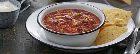 CHILI VÉGÉTARIEN AU MAÏS ET HARICOTS DE SOYA