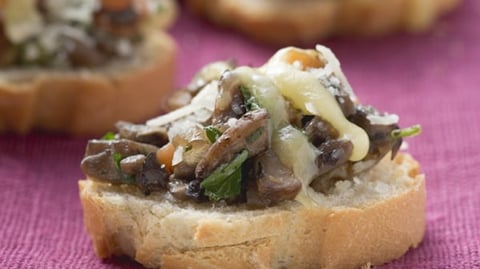 Copeaux de Bœuf sur Crostini au Raifort