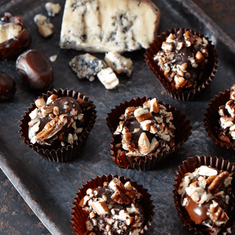 DATTES FARCIES DE FROMAGE LE PORTO BLEU AU CHOCOLAT NOIR