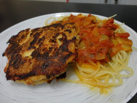 Escalope de Poulet Panée au Parmesan et à l'Emmental
