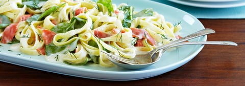 Fettuccinis au Saumon Fumé et Sauce Crémeuse à L’aneth