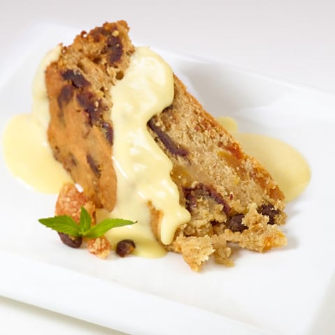 GÂTEAU AUX FRUITS, SAUCE SABAYON AU FROMAGE LE RIOPELLE DE L’ISLE