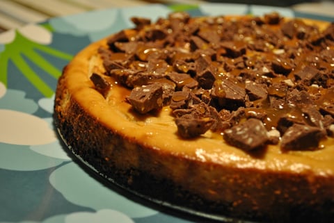 Gâteau au Fromage au Caramel Garni de TOBLERONE
