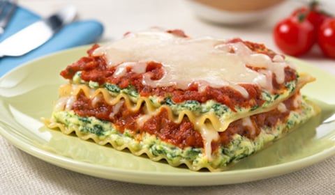 LASAGNE AUX ÉPINARDS ET AUX TOMATES SÉCHÉES AU SOLEIL