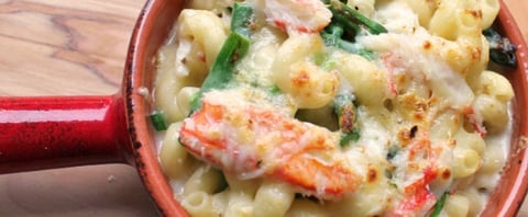 MACARONI PRINTANIER AUX FROMAGES D’ICI AU CRABE ET AUX ASPERGES