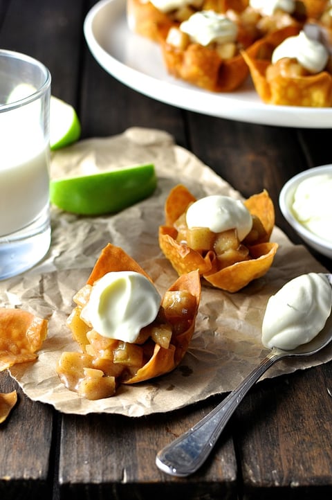 MINI D'APPLE PIE WONTON COUPES