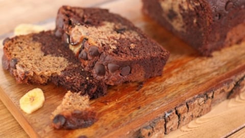 Pain aux Bananes Marbré au Chocolat Noir