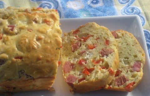 CAKE AU JAMBON, BOURSIN ET POIVRON ROUGE