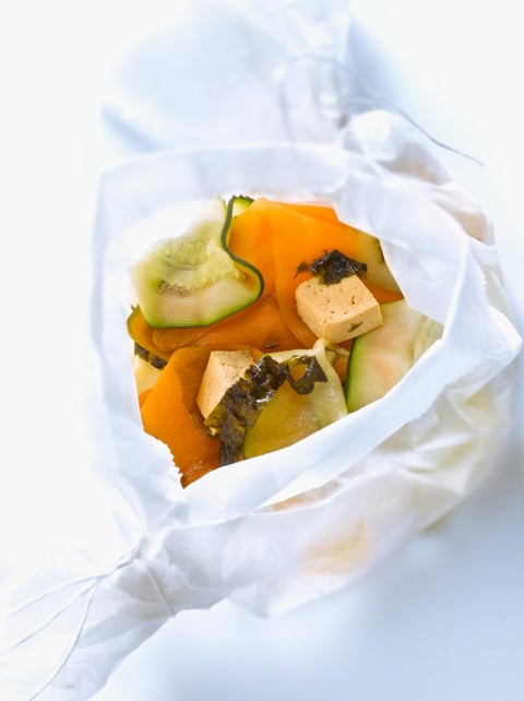 Papillote de Légumes au Tofu et aux Algues