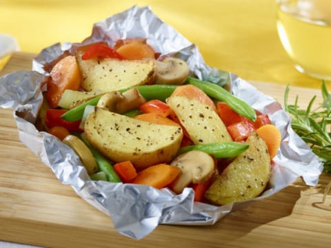 PAPILLOTE DE LÉGUMES ET SAUMON GRILLÉ