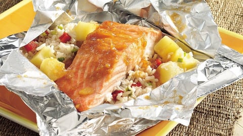 Papillotes de Saumon des Caraïbes Grillées sur le Barbecue