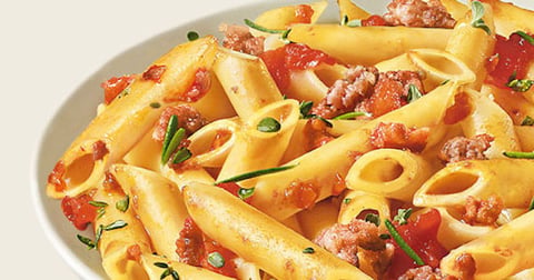 Penne Lisce avec Saucisse et Fines Herbes
