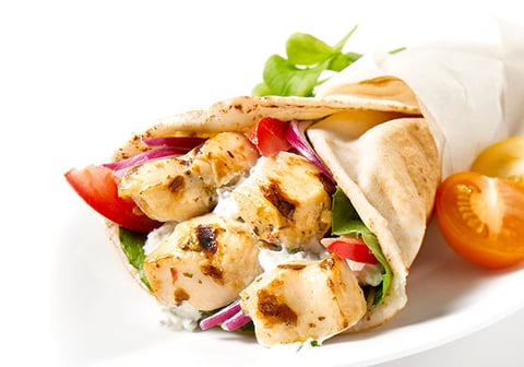 Pita Grec aux Souvlakis de Poulet