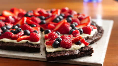 Pizza-Dessert aux Brownies et aux Petits Fruits sans Gluten
