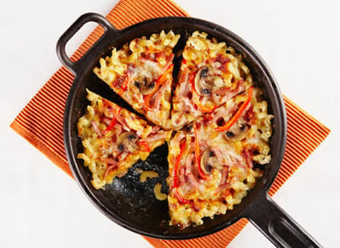 Pizza de Type Macaroni au Fromage