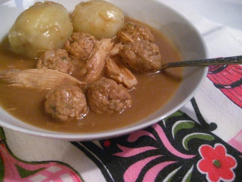 Ragoût de Boulettes et Pattes de Cochon de ma Tante Carmen