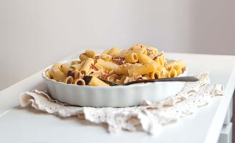 Rigatonis au Fromage, Prosciutto, Poire & Yogourt Grec