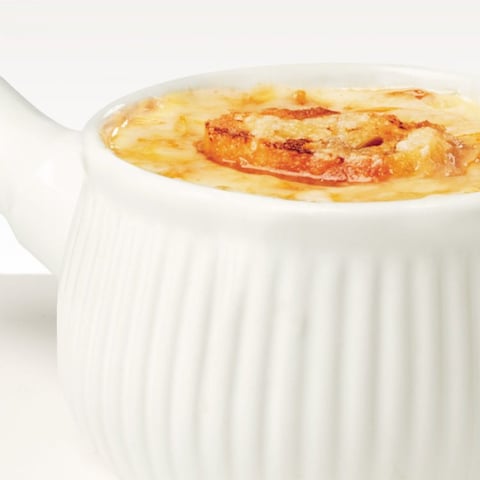 SOUPE À L’OIGNON GRATINÉE AU FROMAGE LE MAMIROLLE