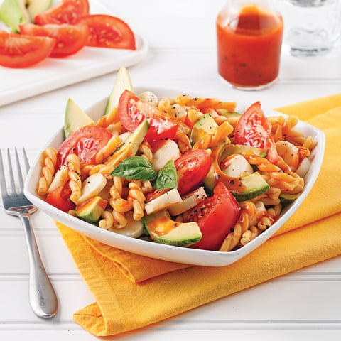 Salade de Pâtes aux Tomates, Avocat et Coeurs de Palmier