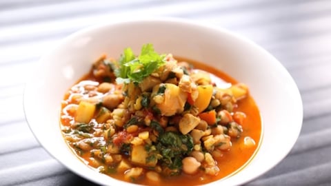 Soupe méditerranéenne au poulet
