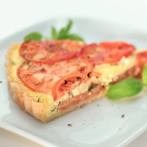 TARTE AUX TOMATES ET AUX TROIS FROMAGES D'ICI