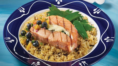 Tournedos de Saumon Grillés avec Salsa aux Bleuets