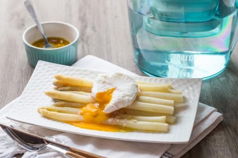 Asperges Blanches et Oeufs Pochés