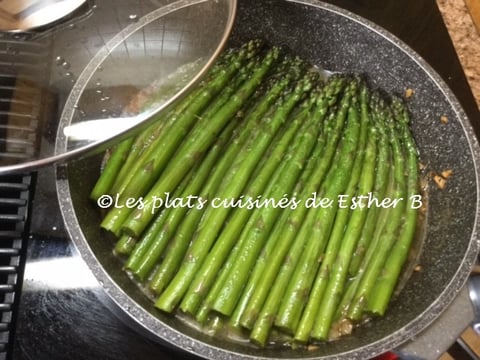 Asperges Sautées à L'ail