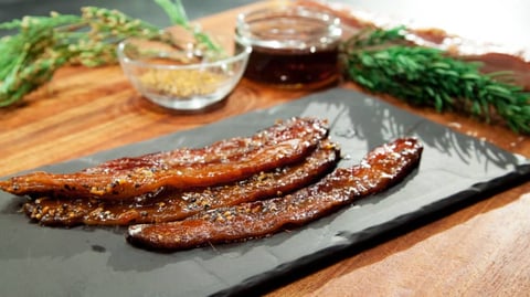 Bacon Laqué à L'érable et aux Épices à Steak