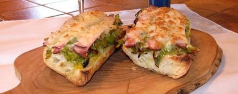 Baguette Gratinée au Jambon Fromage et Poireaux