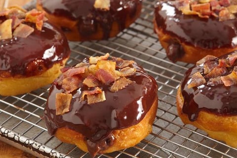 « Beignets » au Chocolat et au Bacon