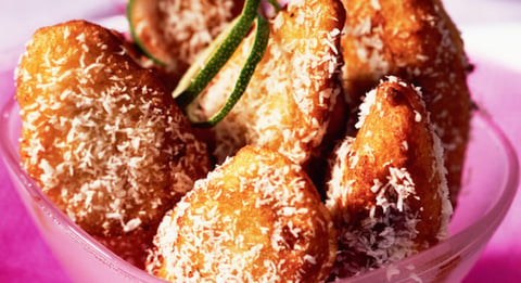 Beignets de Banane à la Noix de Coco