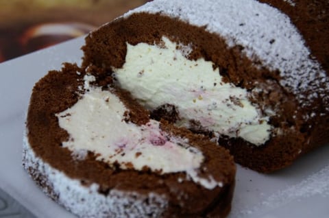 Biscuit Roulé à la Mousse de Chocolat Blanc de Delphine