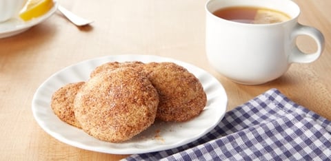 BISCUITS À LA CANNELLE AVEC LA PÂTE À BISCUITS AUX POSSIBILITÉS INFINIES BECEL