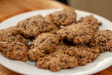 BISCUITS À LA FARINE D’AVOINE ET POUDRE DE GRILLONS