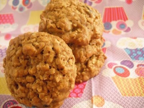 Biscuits a la Mélasse au Gruau et aux Dattes