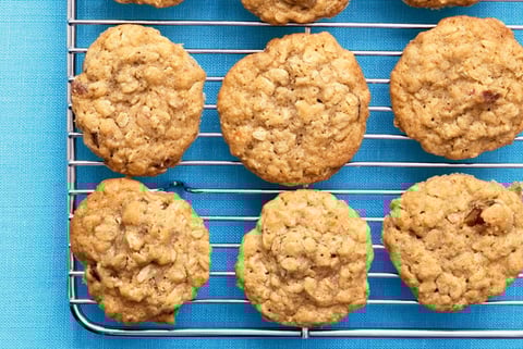 Biscuits à L'avoine, à la Cannelle et aux Dattes