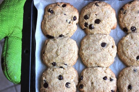 BISCUITS À L'ORANGE ET AU CHOCOLAT NOIR (SANS LAIT, NOIX NI ARACHIDES)