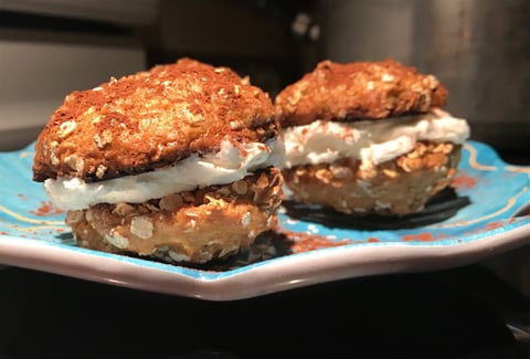 Biscuits à L'Avoine et Glaçage au Fromage à la Crème