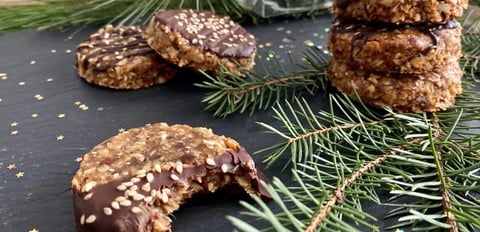 Biscuits Moelleux aux Dattes et Sésame