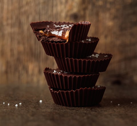 Bouchées au Chocolat, Caramel Salé et Beurre de Noix