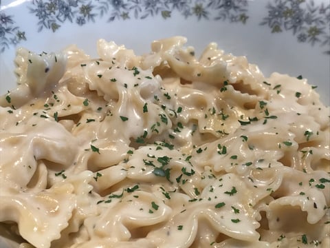 Boucles à la Sauce Alfredo