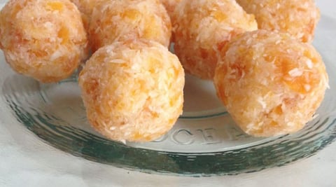 Boules D’abricot à la Noix de Coco